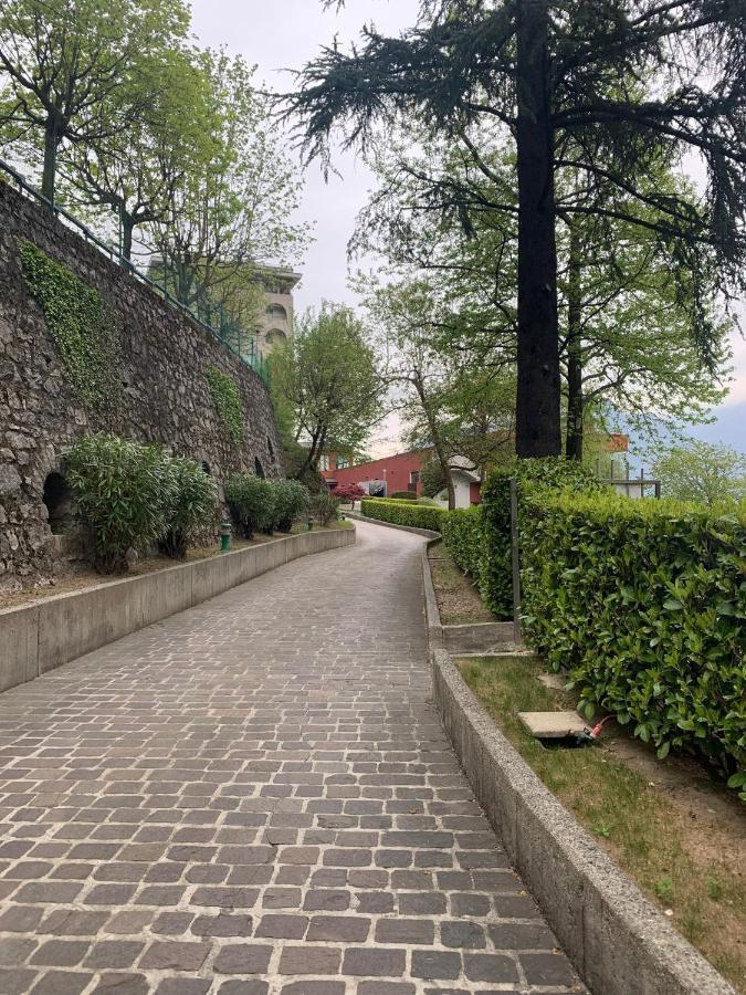 Appartamento Timeless Con Piscina E Tennis 발브로나 외부 사진
